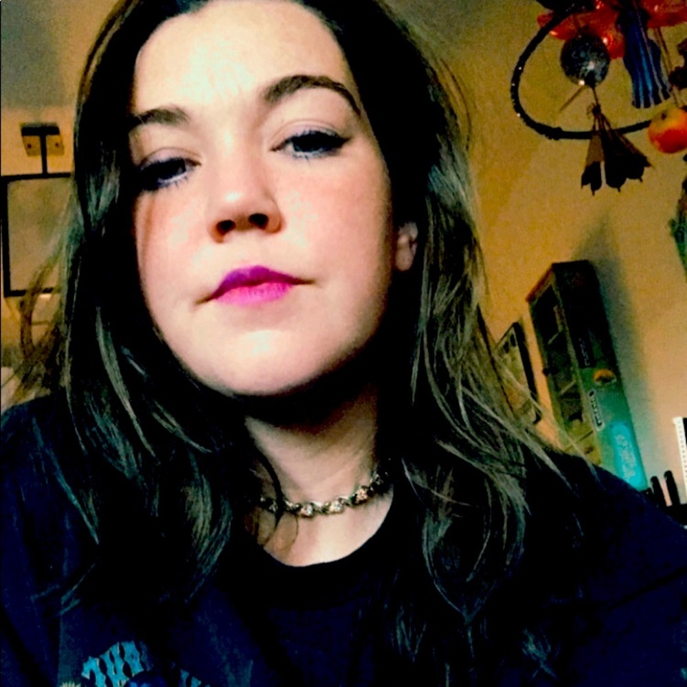 Meet your Posher, Caitlin